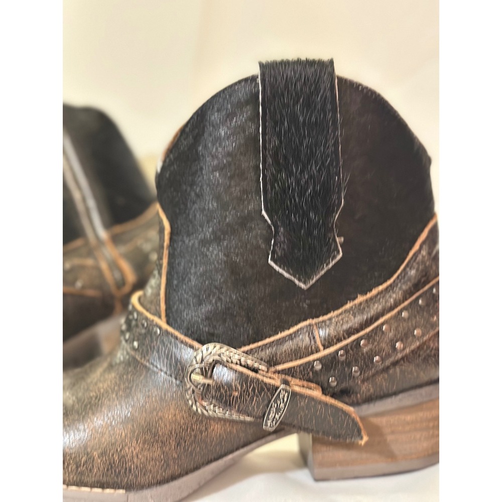 Cowgirl‎ boots